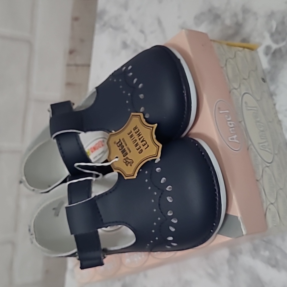 NWT & Box Angel Brand girl's genuine leather navy Mary Jane's